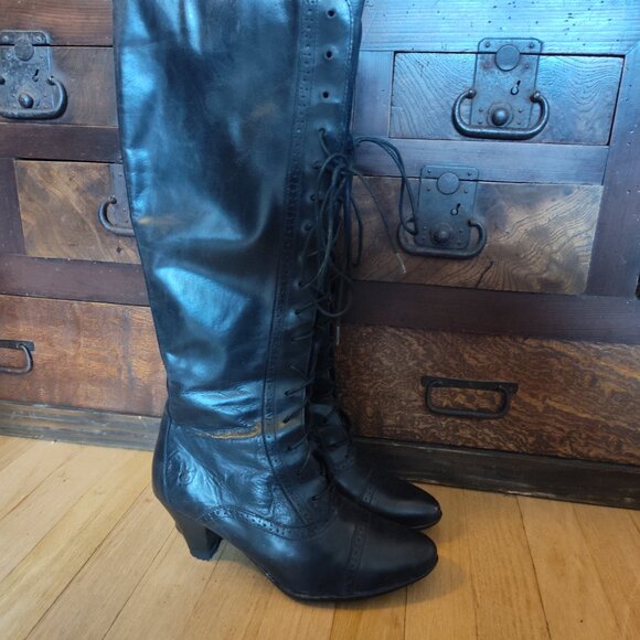 Born Black Leather Lace Up Boots size 9 - Picture 1 of 10